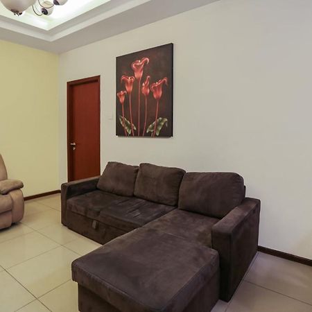 Capital O 1748 Thamrin Condotel Jakarta Exteriör bild